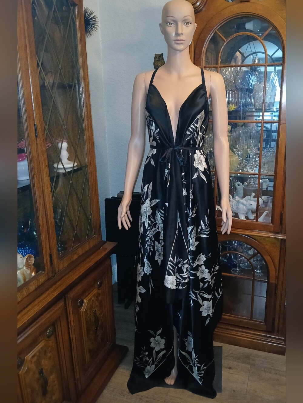 Black Floral V-Neck Spaghetti Strap Maxi Dress